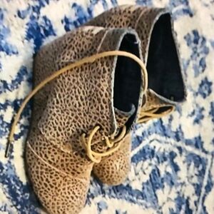 Toms size 6 animal print ankle boots